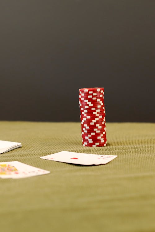 Kiiski Pokeri: Tiedot Ja Vinkit Suomalaisiin Nettipokeriin
