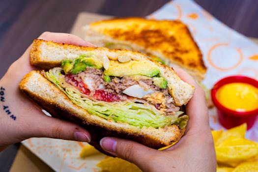 Asuntolainan Lyhennys Kuukaudessa: Ohjeet Ja Vinkit Maksusuunnitelman Optimoimiseksi